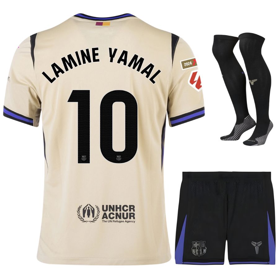 Maillot-Kit-Enfant-Barca-Exterieur-2025-2026-Lamine-Yamal-La-Liga Maillot Lamine Yamal 10 Kit Enfant Barca Exterieur 2025 2026 | Foot Sport – Image 1