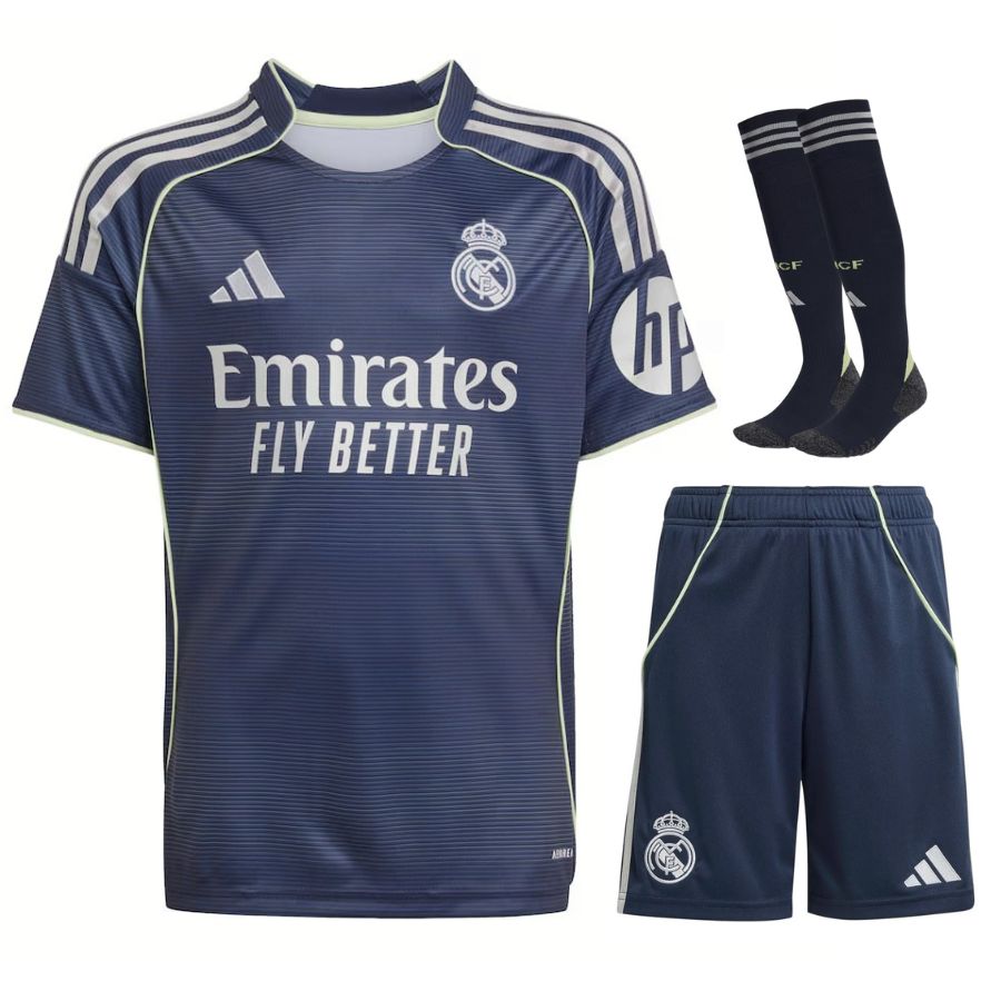 Maillot-Kit-Enfant-Real-Madrid-Exterieur-2025-2026-min-1 Maillot Kit Enfant Real Madrid Exterieur 2025 2026 | Foot Sport – Image 1